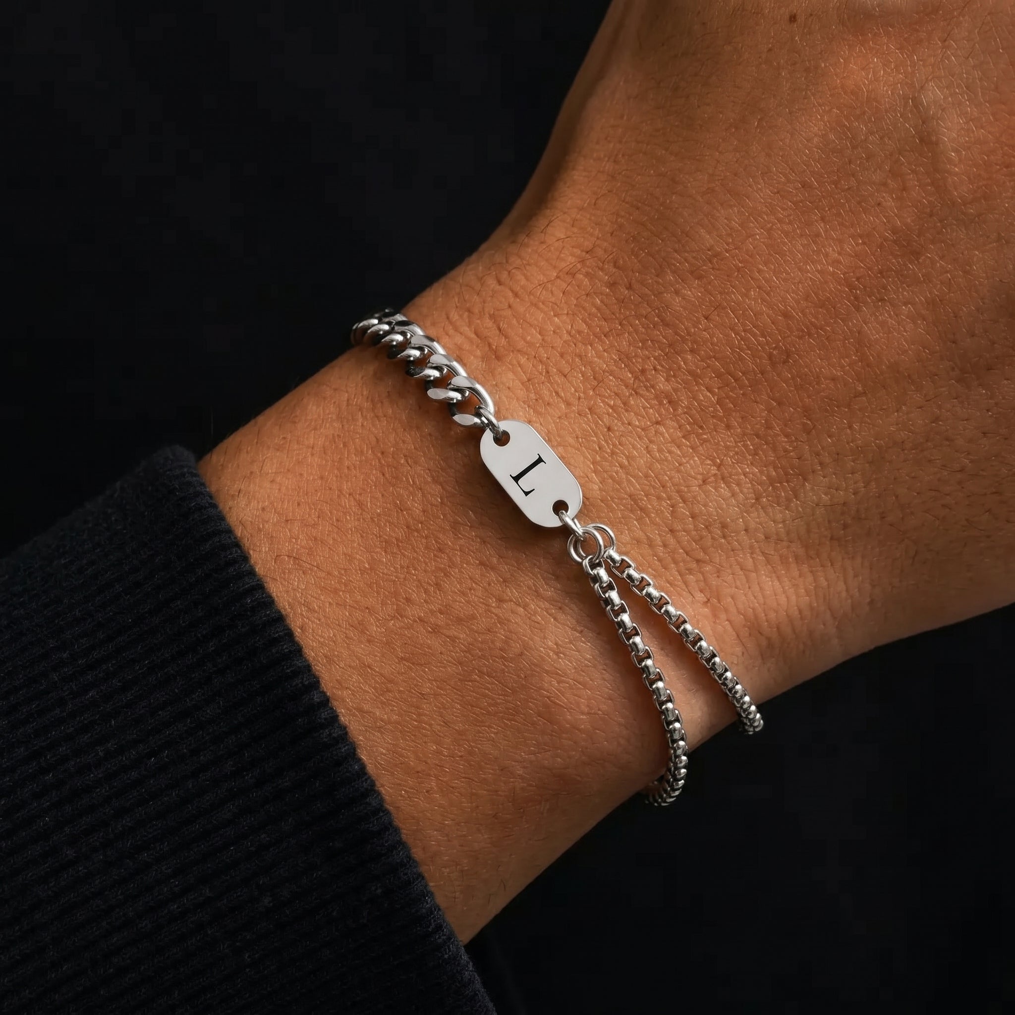 Initial Bracelet "Valor"